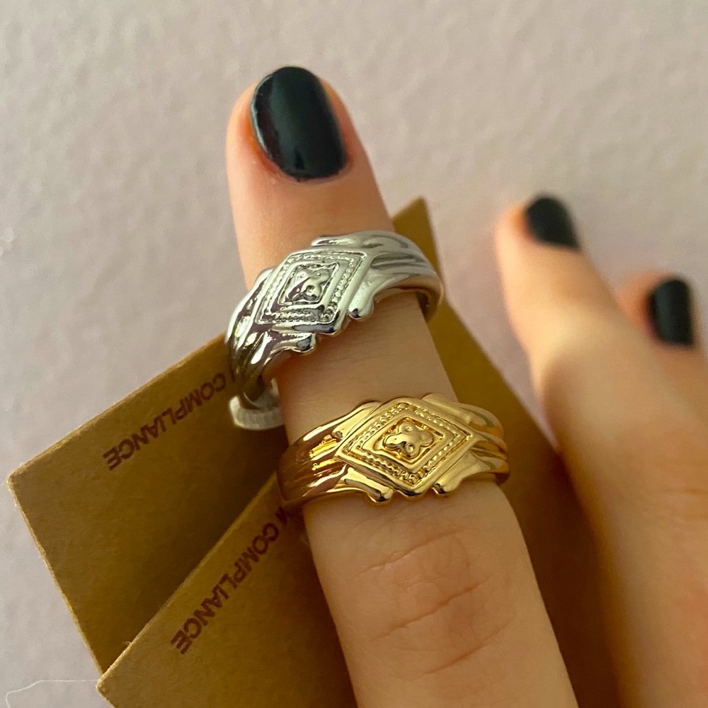 Brandy Melville thick ring